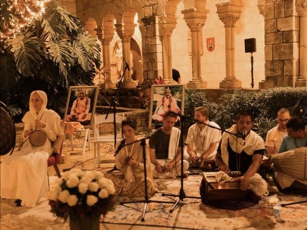 Butter Thieves performing a festival set